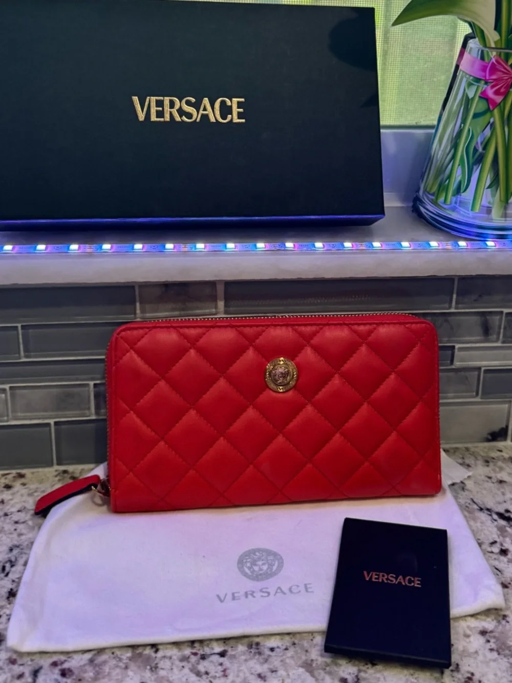 New in box Versace La Medusa Long Wallet Coral 🪸